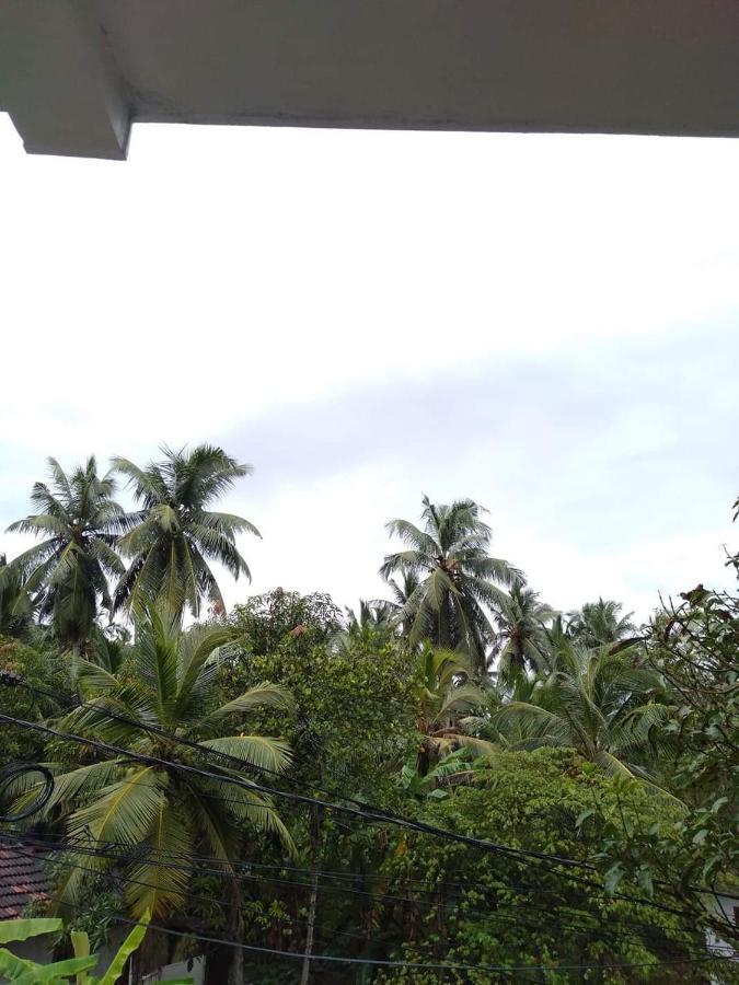 Near Beach Rest Unawatuna Exterior photo